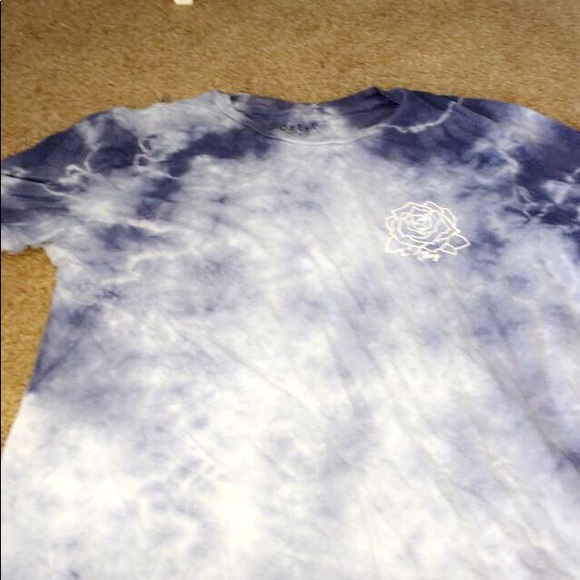 a tie dye blue and white obey t-shirt from zumiez - Picture 2 of 3